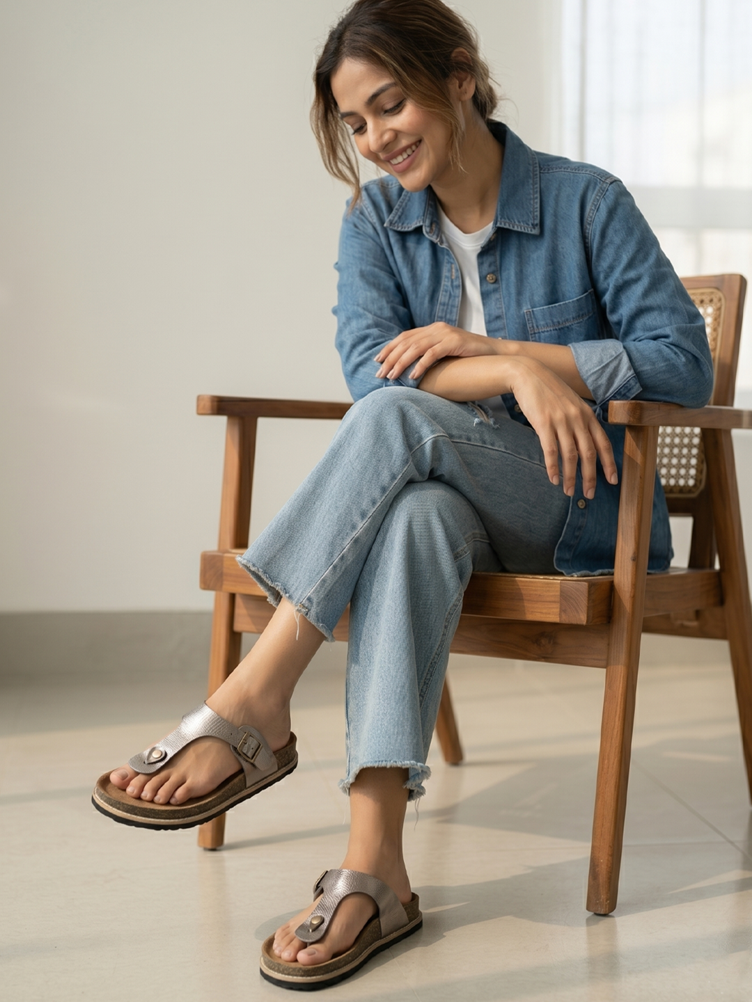 LYDC Gunmetal L Grain Sandals For Women Welt-Crafted T-Strap Sandals