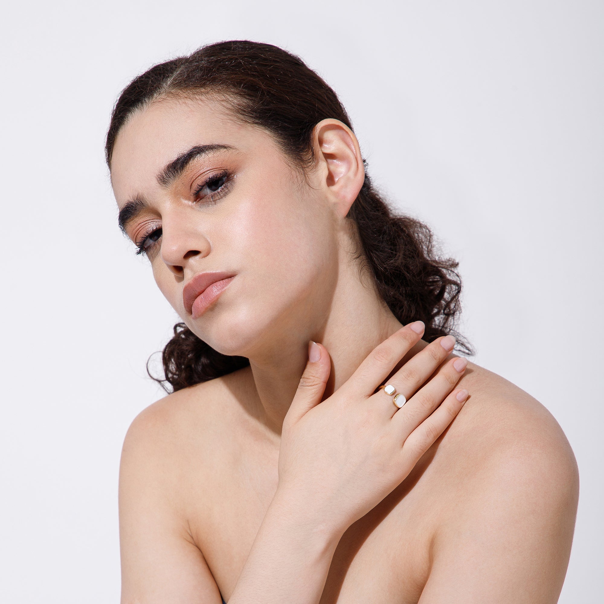 Salty White Raya Gold Ring
