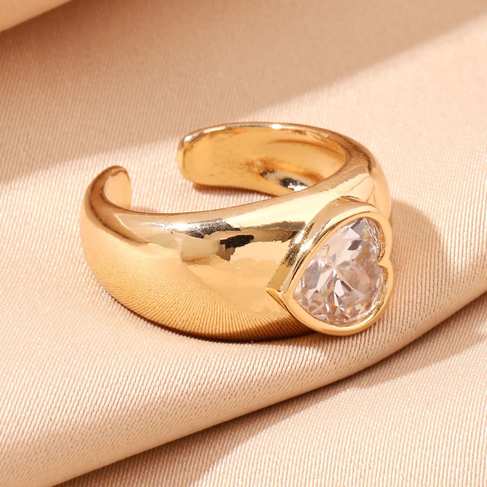 Salty Diamond Heart Gold Ring