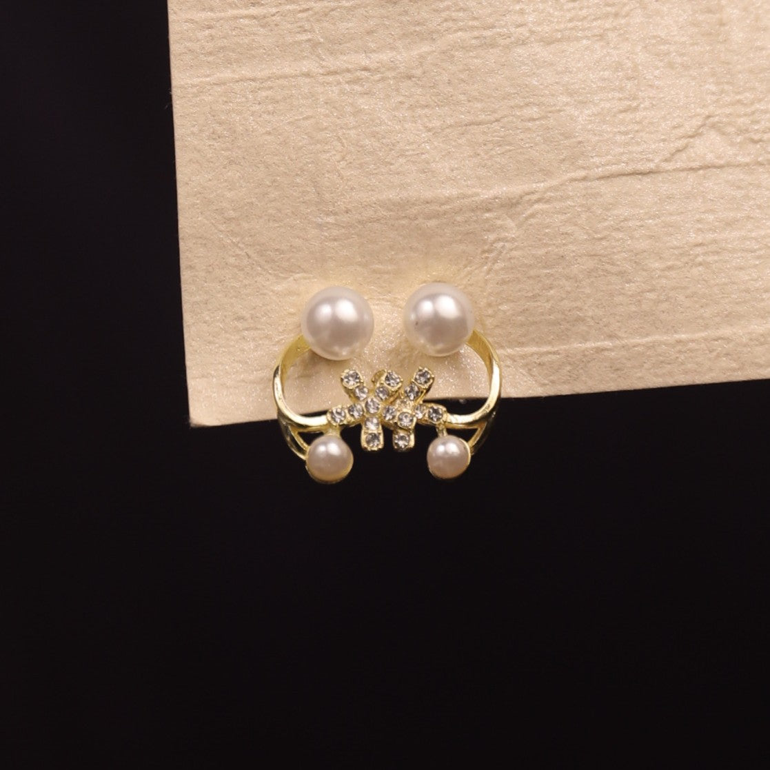 Salty Petal Poise Earrings