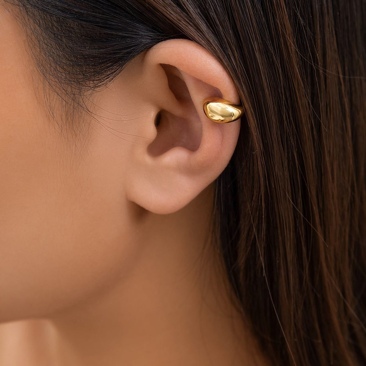 Salty Dazzling Round Gold Cuffs