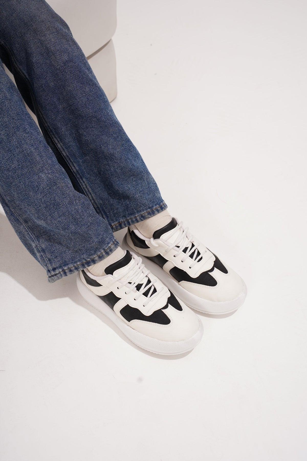 JM Looks Casual Panel Detail Lace-Up Sneakers