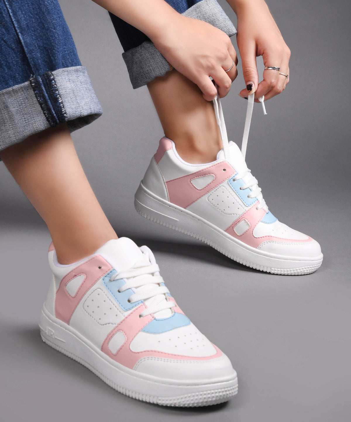 JM Looks Sneakers with Dual-Tone Pastel Panels & Cushioned Sole