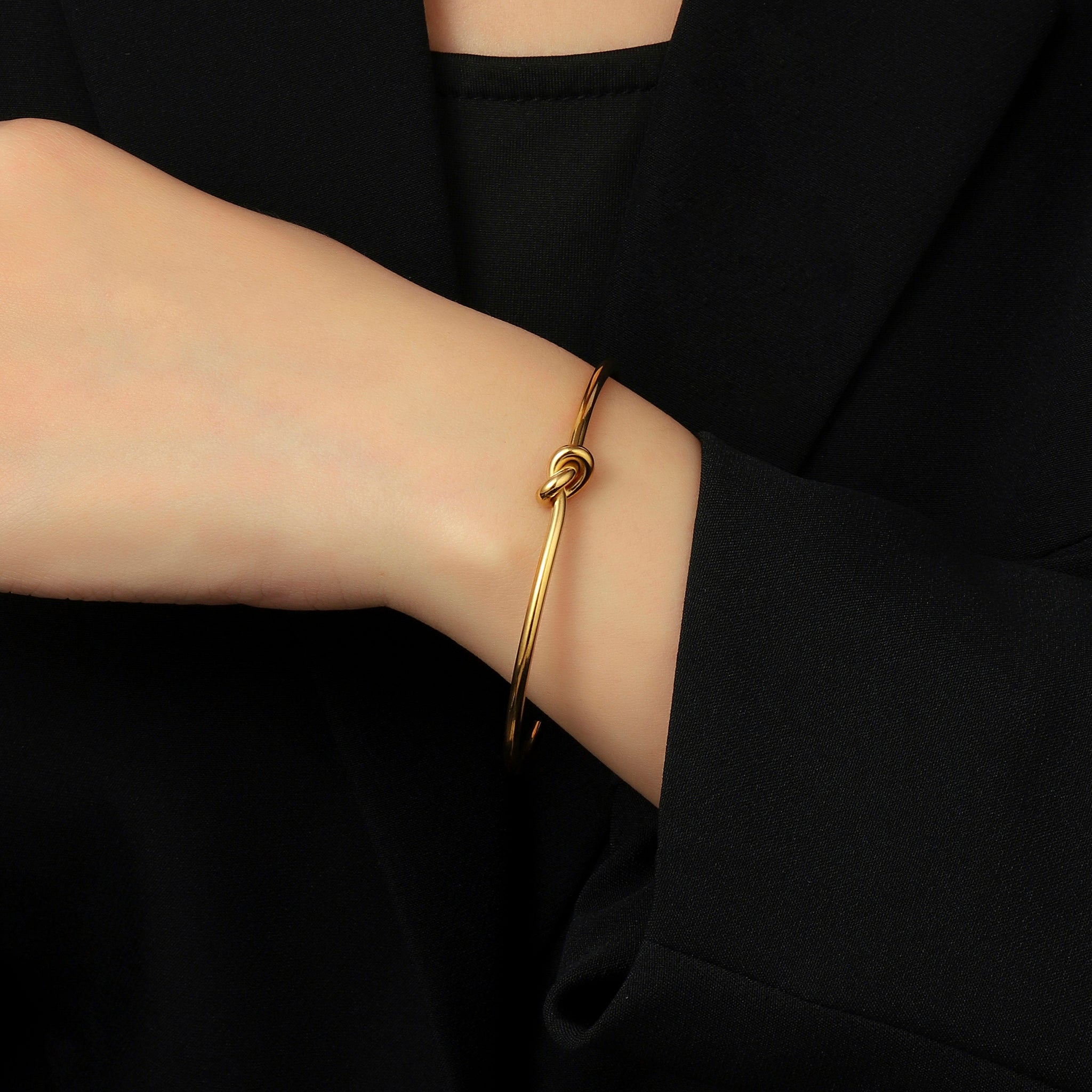 Salty Unity Knot Wristlet - Gold
