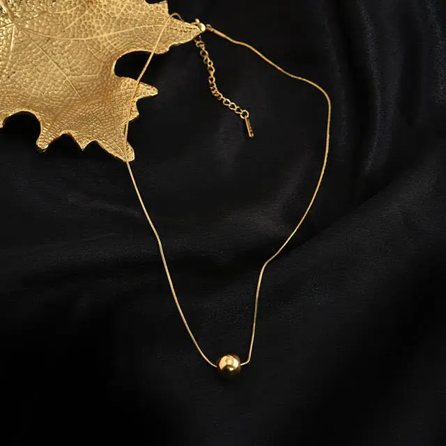 Salty Dream Ball Golden Necklace