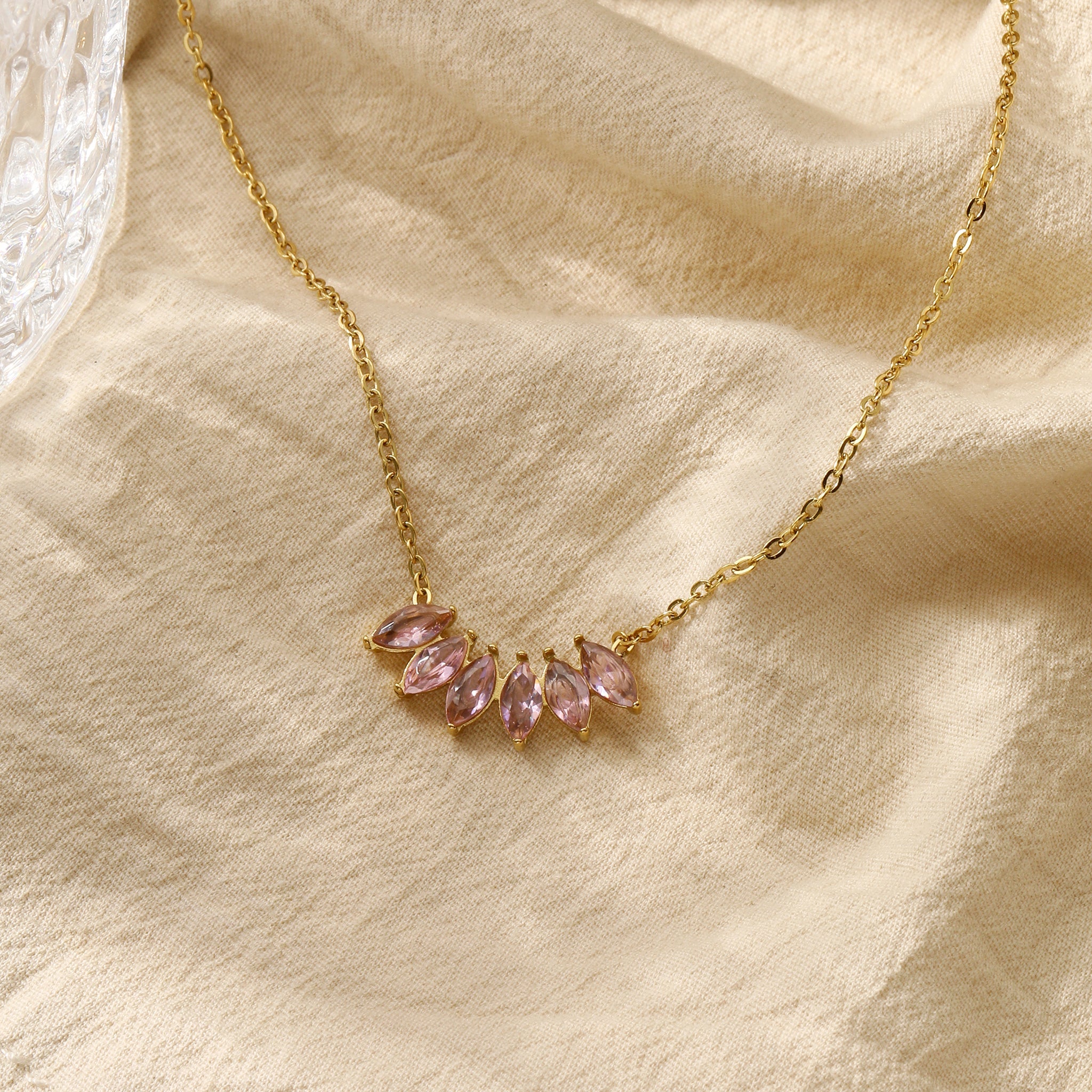 Salty Peony Kiss Pink Necklace