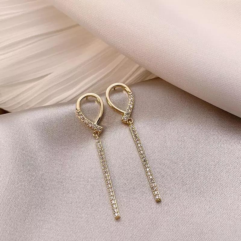 Salty Waterdrop Shape Ribbon Dangle Zircon Earrings