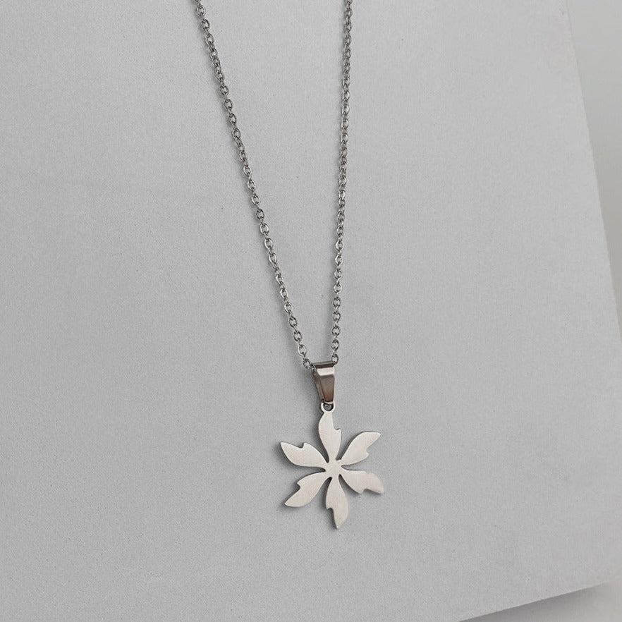 Salty Laurel Silver Chain