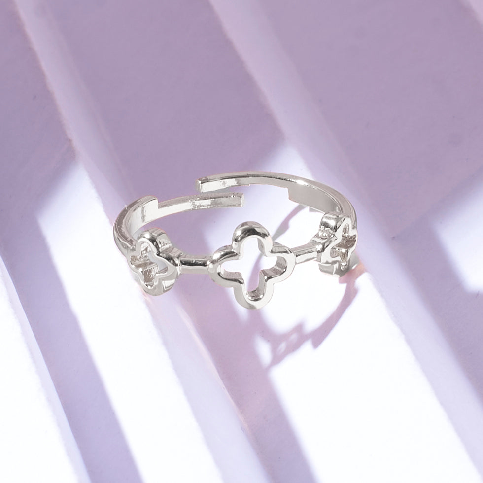 Salty Mini Clover Silver Ring
