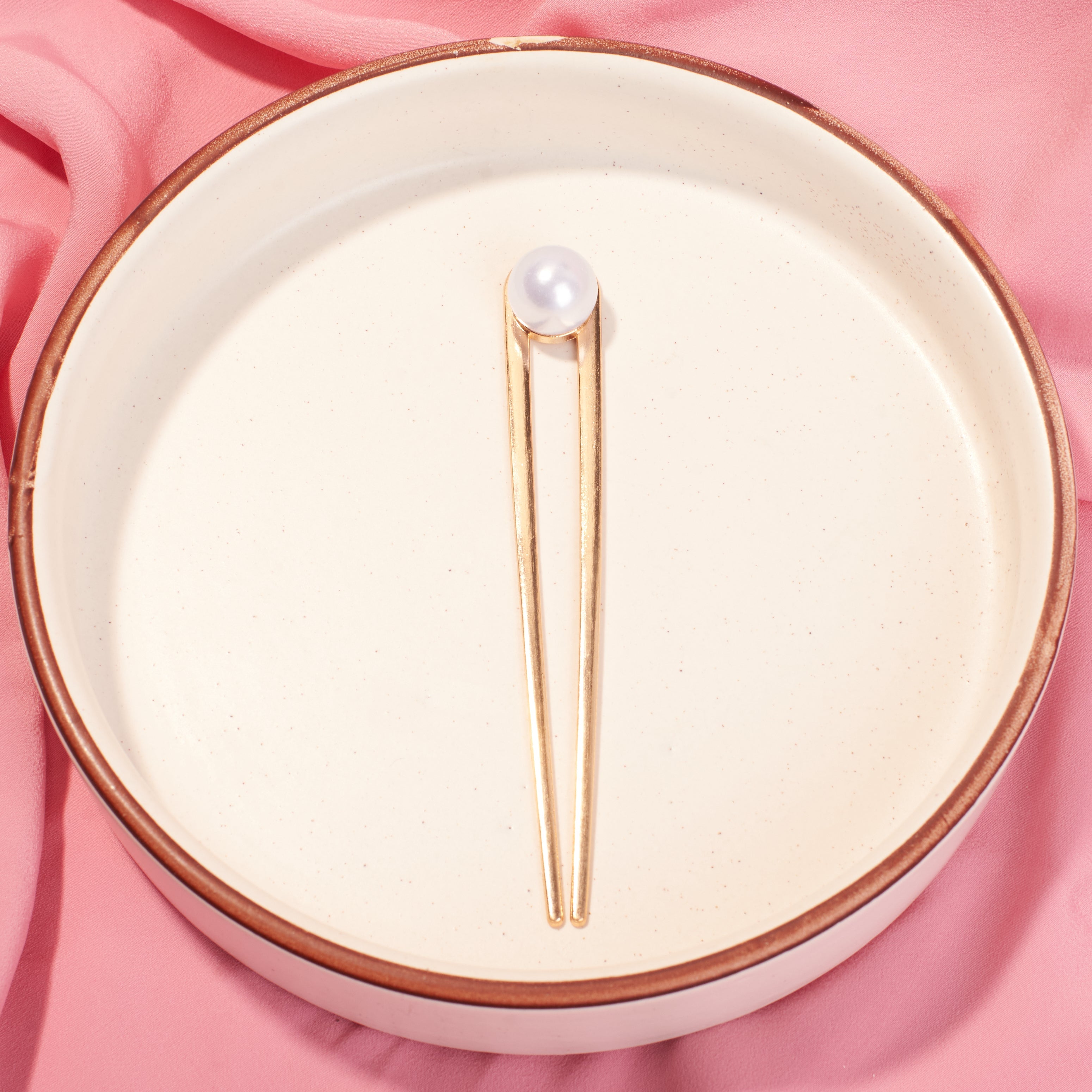 Salty Pearl Affair Bun Pin