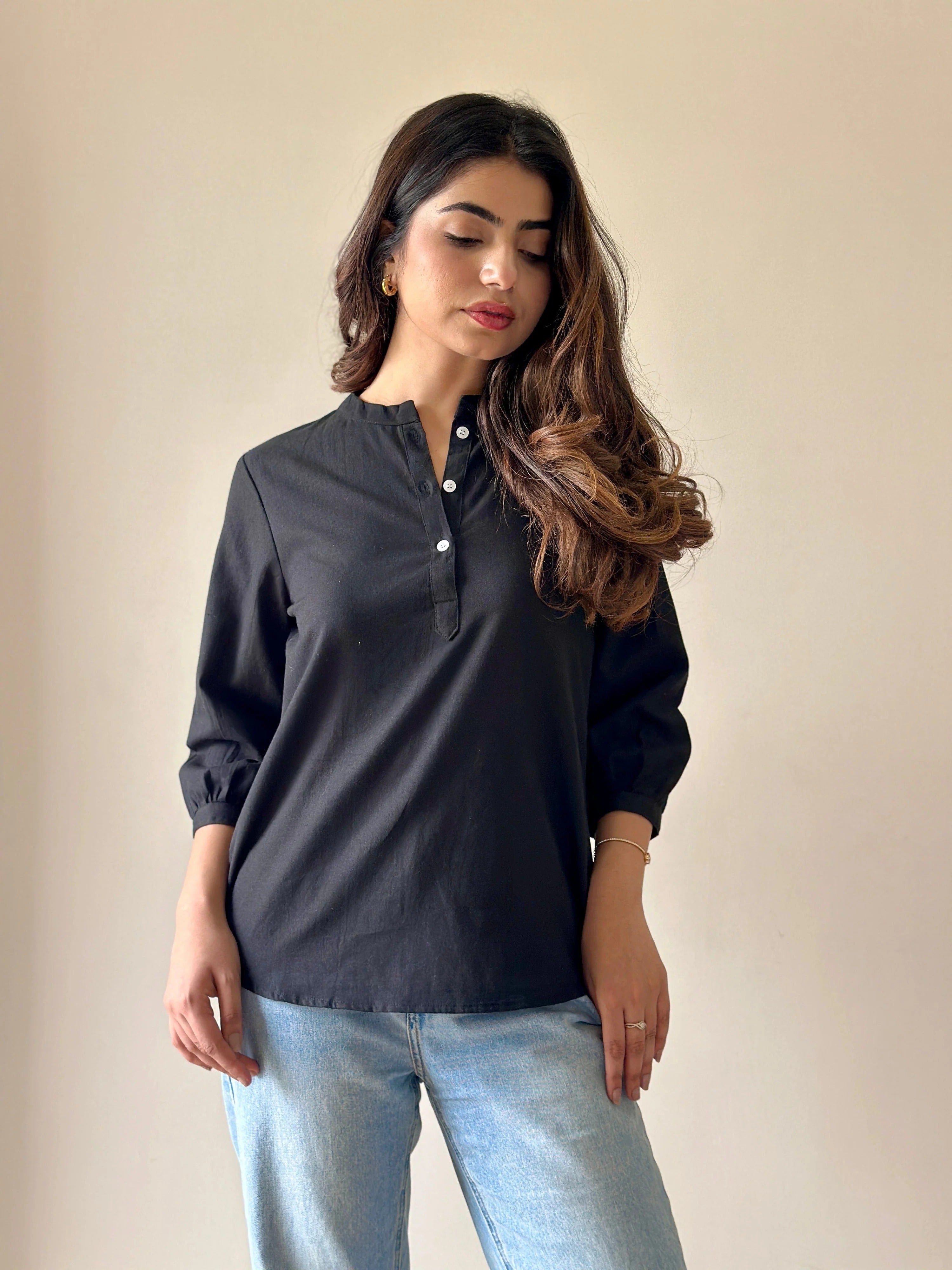 Sugnaa Short Kurta - Black