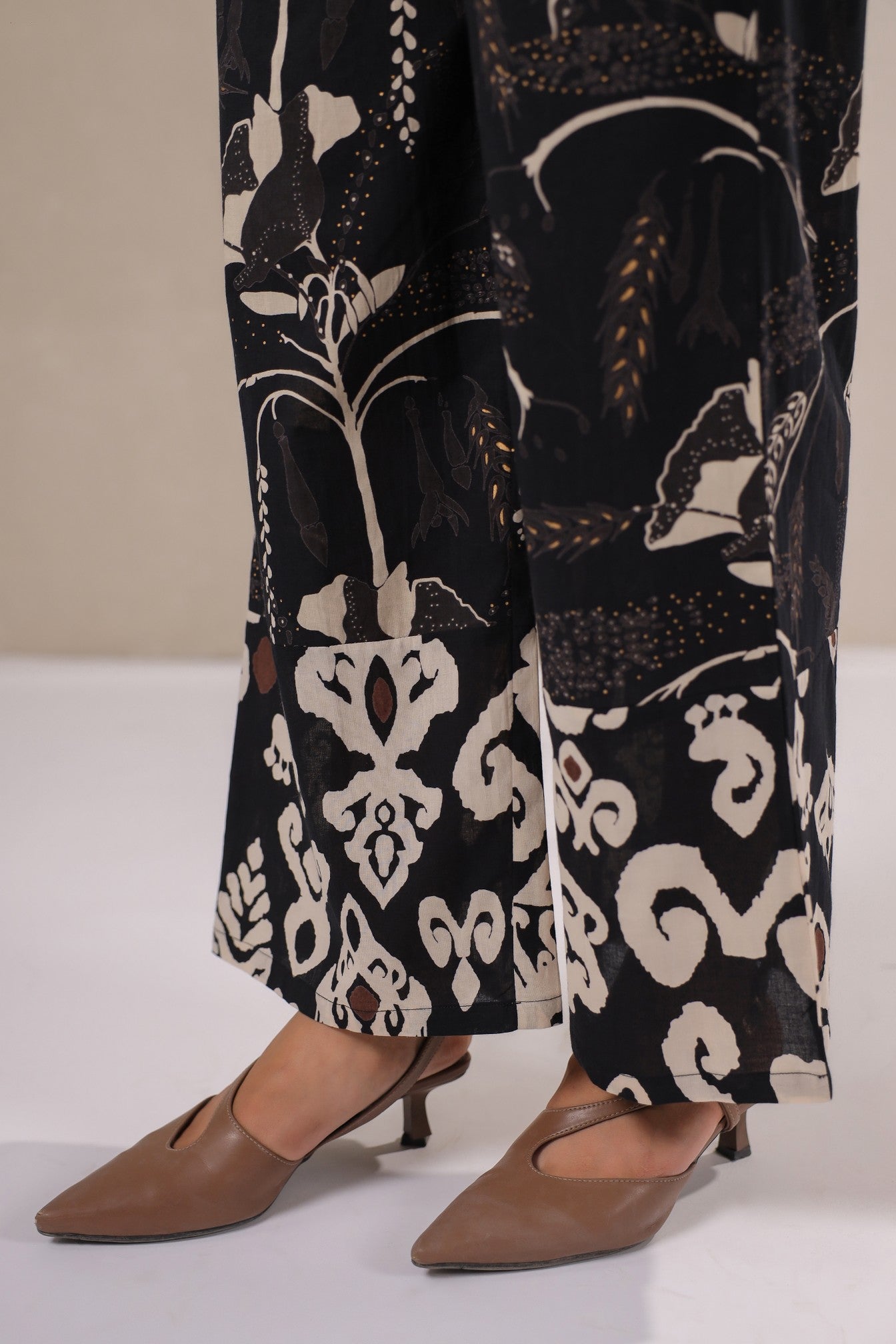 Label Flavia Midnight Muse – Black Abstract Print Co-Ord Set