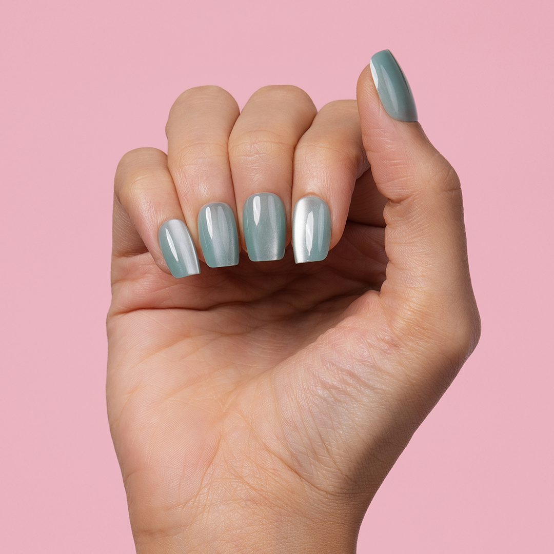 Gush Beauty Blue Taffy Cat Eye Nails (Medium Square)