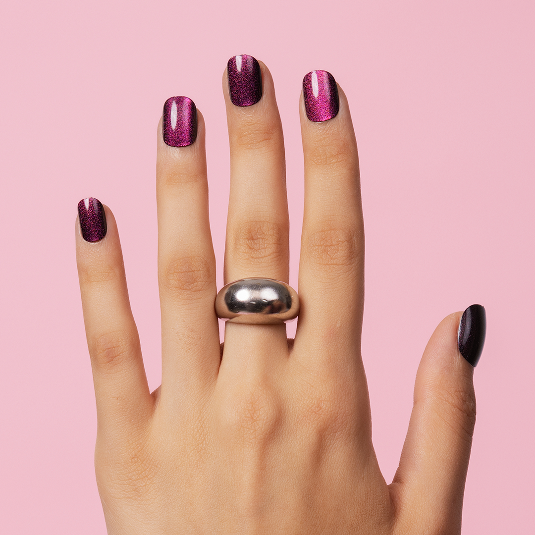 Gush Beauty Ruby Cat Eye Press-On Nails (Short Squoval)