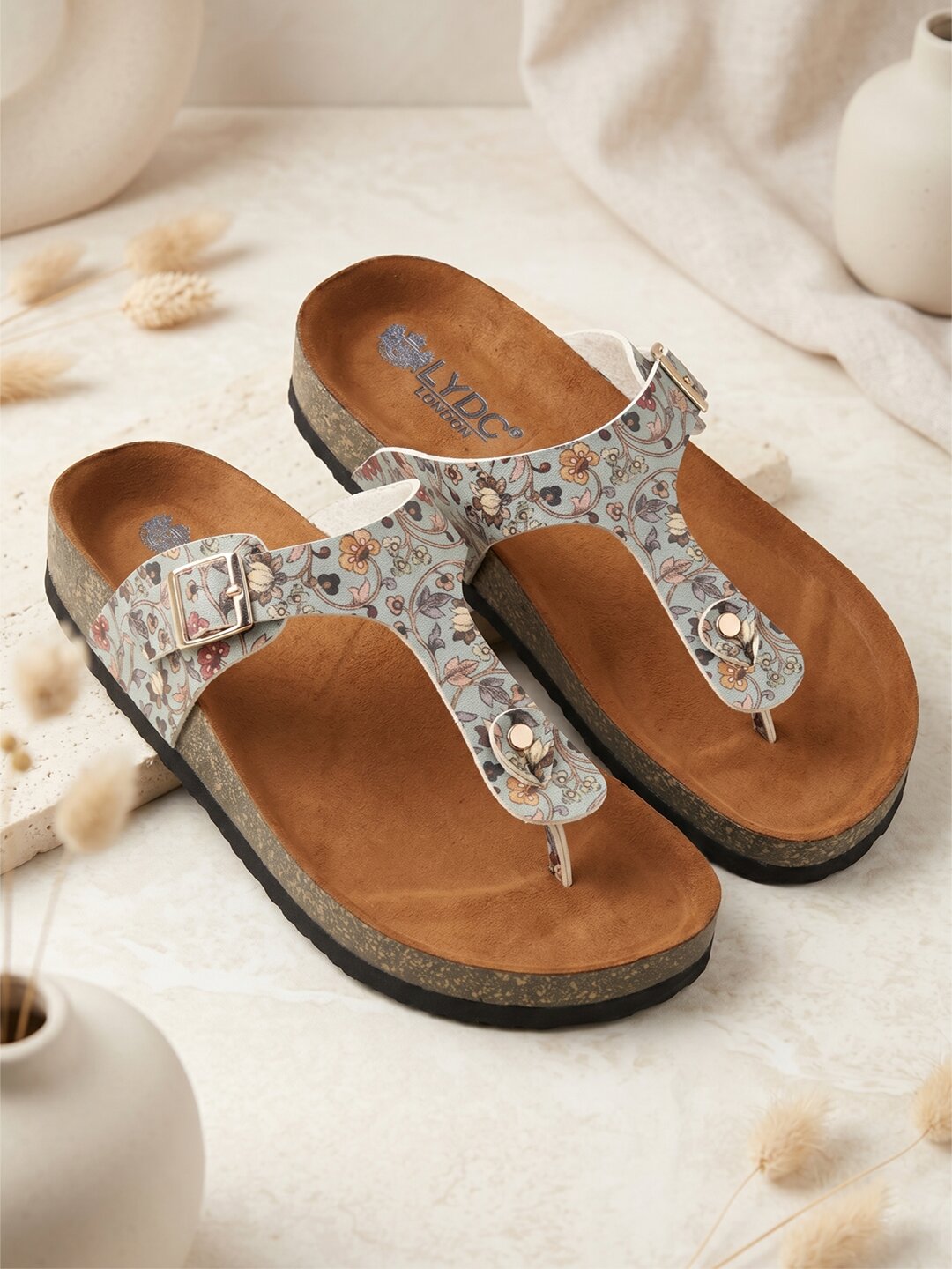 LYDC London - Women's Madhubani Print T Strap  Fashion Sandals - Regent - Green
