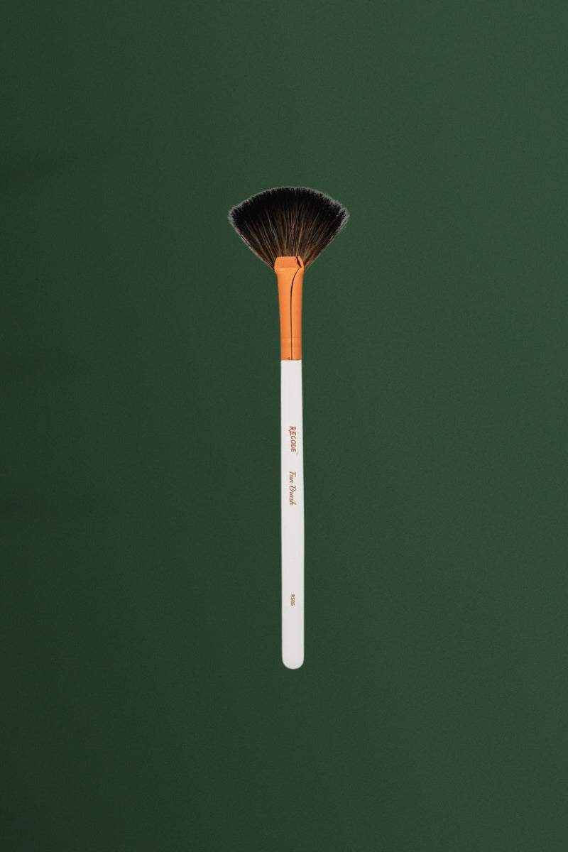 Recode Powder Fan Brush - Rs 06