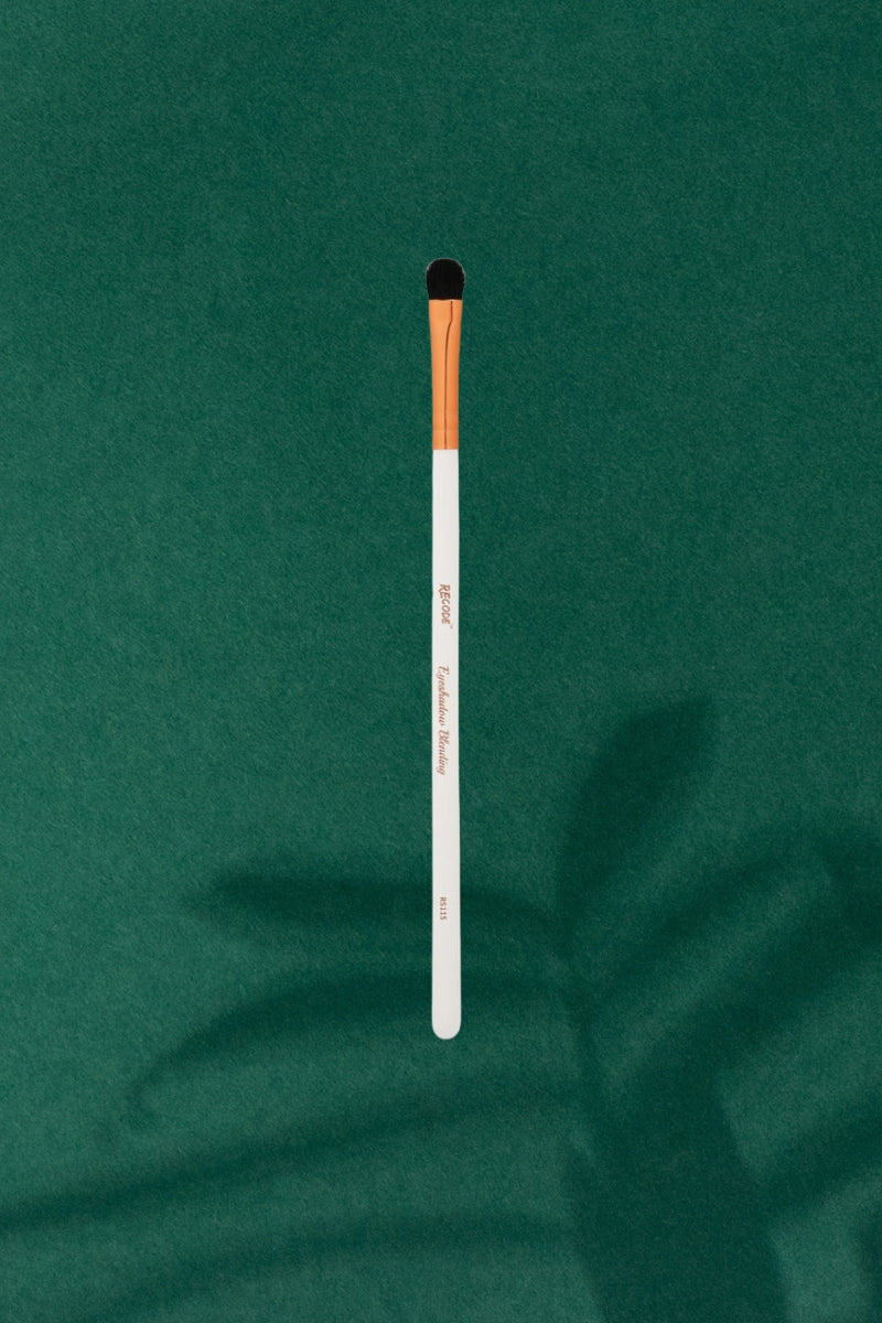 Recode Eyeshadow Blending Brush - Rs 115