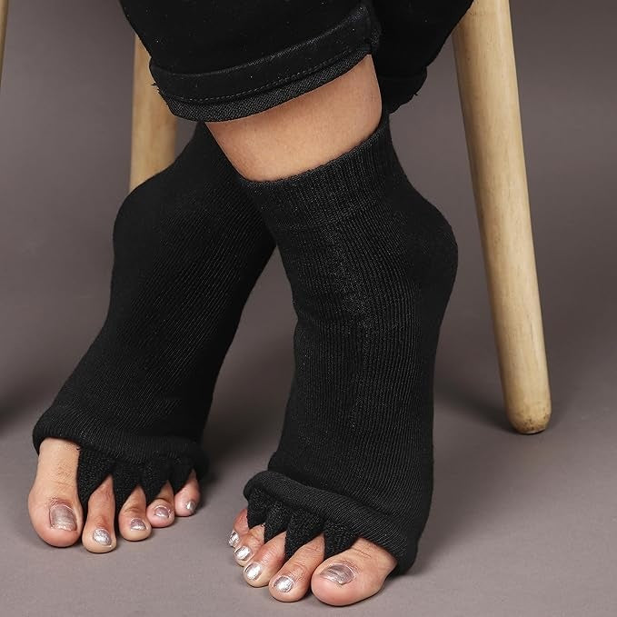 Aegon Toe Separator Socks - Black