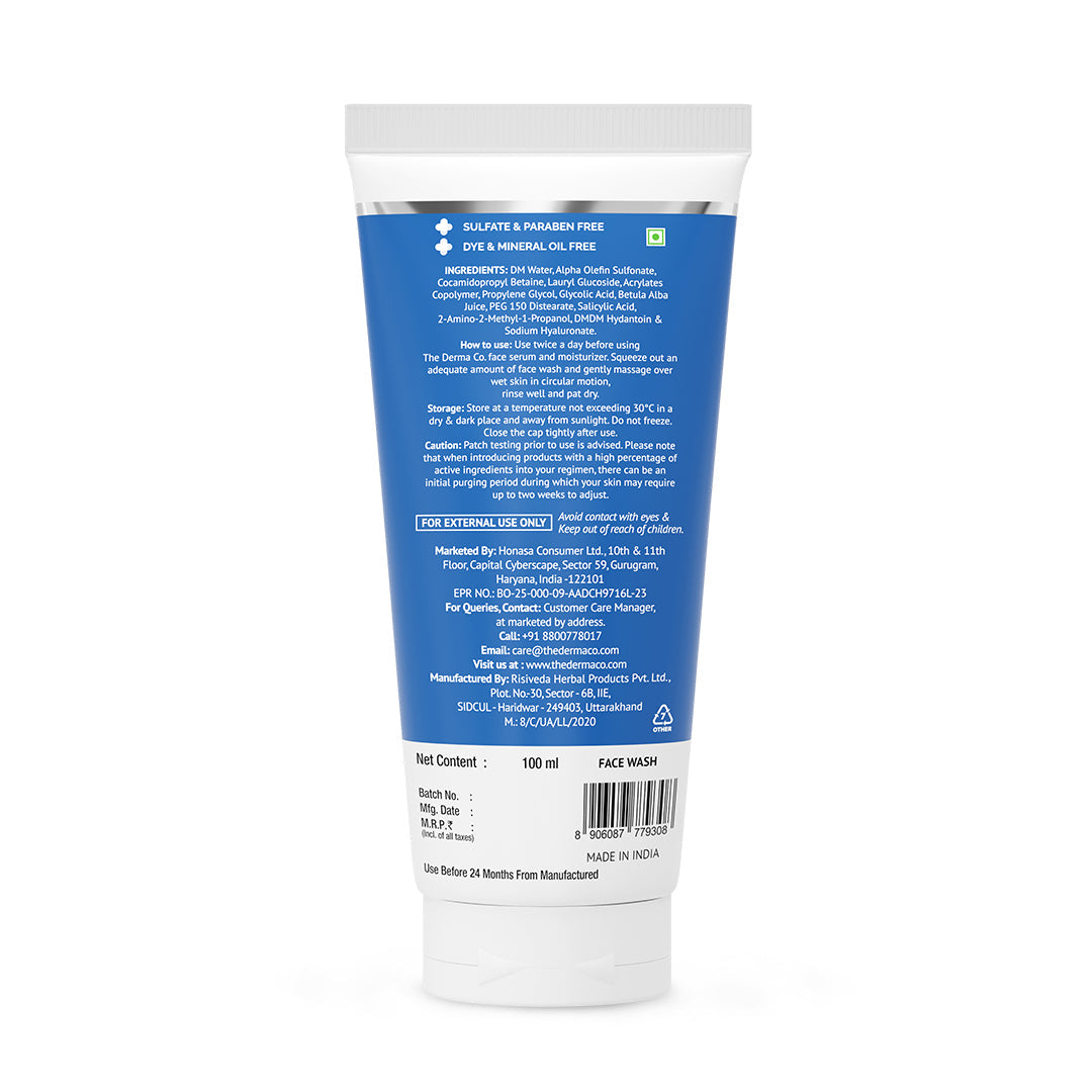 Derma Co Oil-Free Daily Face Wash With Hyaluronic Acid, Glycolic Acid & Multivitamins