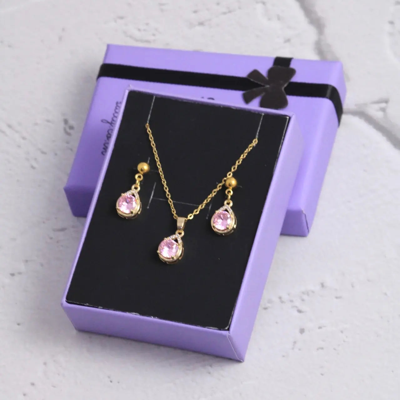 Salty Crimson Rose Earrings and Necklace Set