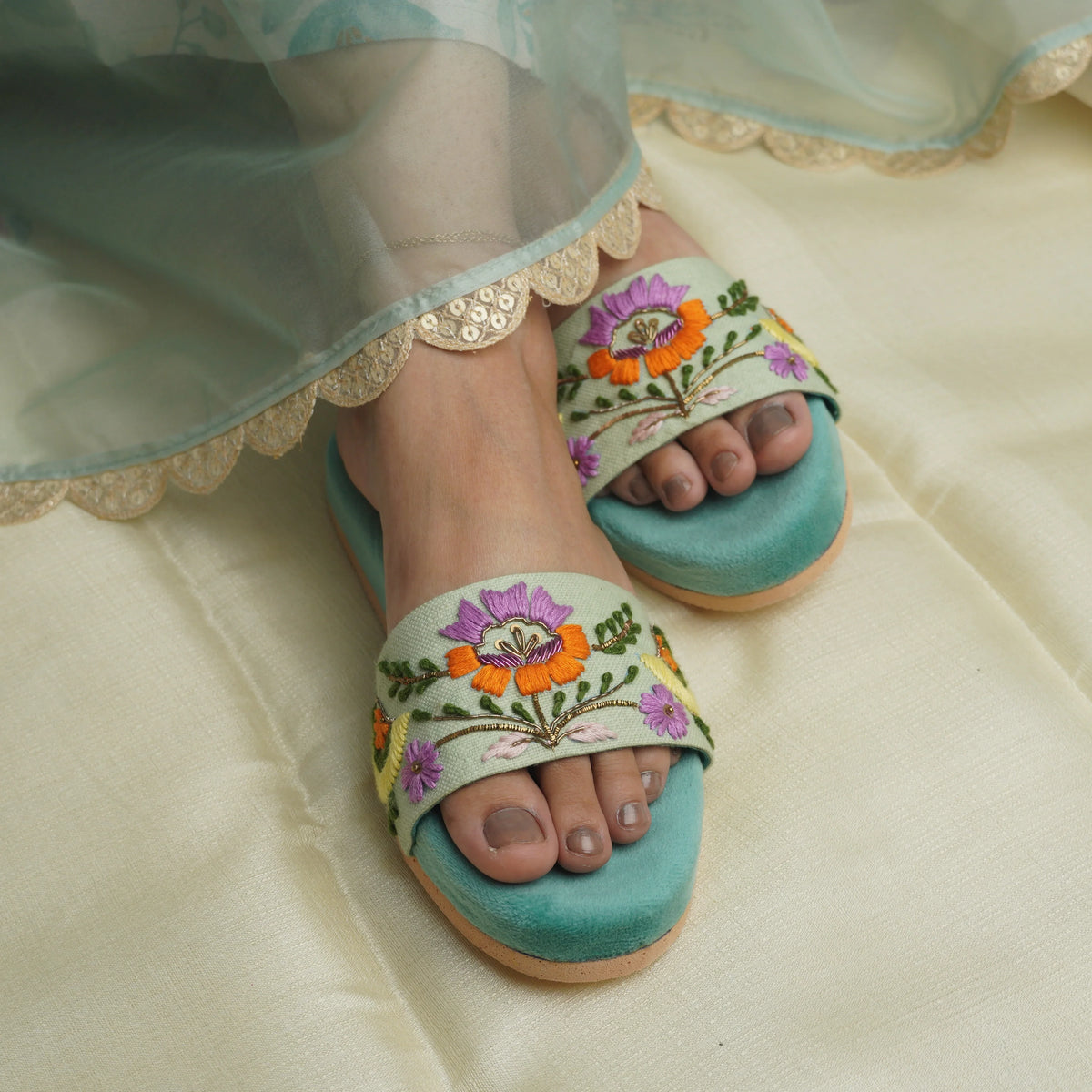 Dhajcraft Winged Flower Sliders