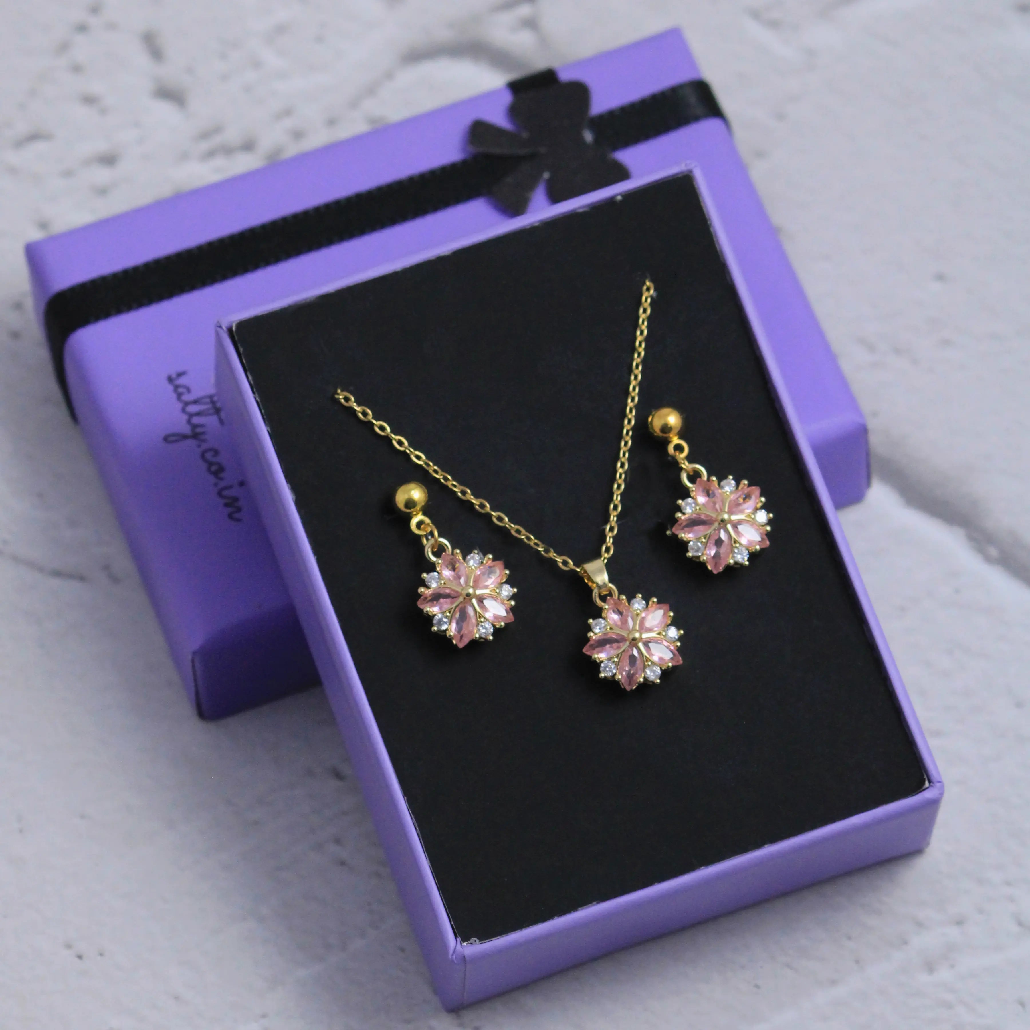 Salty Timeless Pink Earrings and Necklace Set