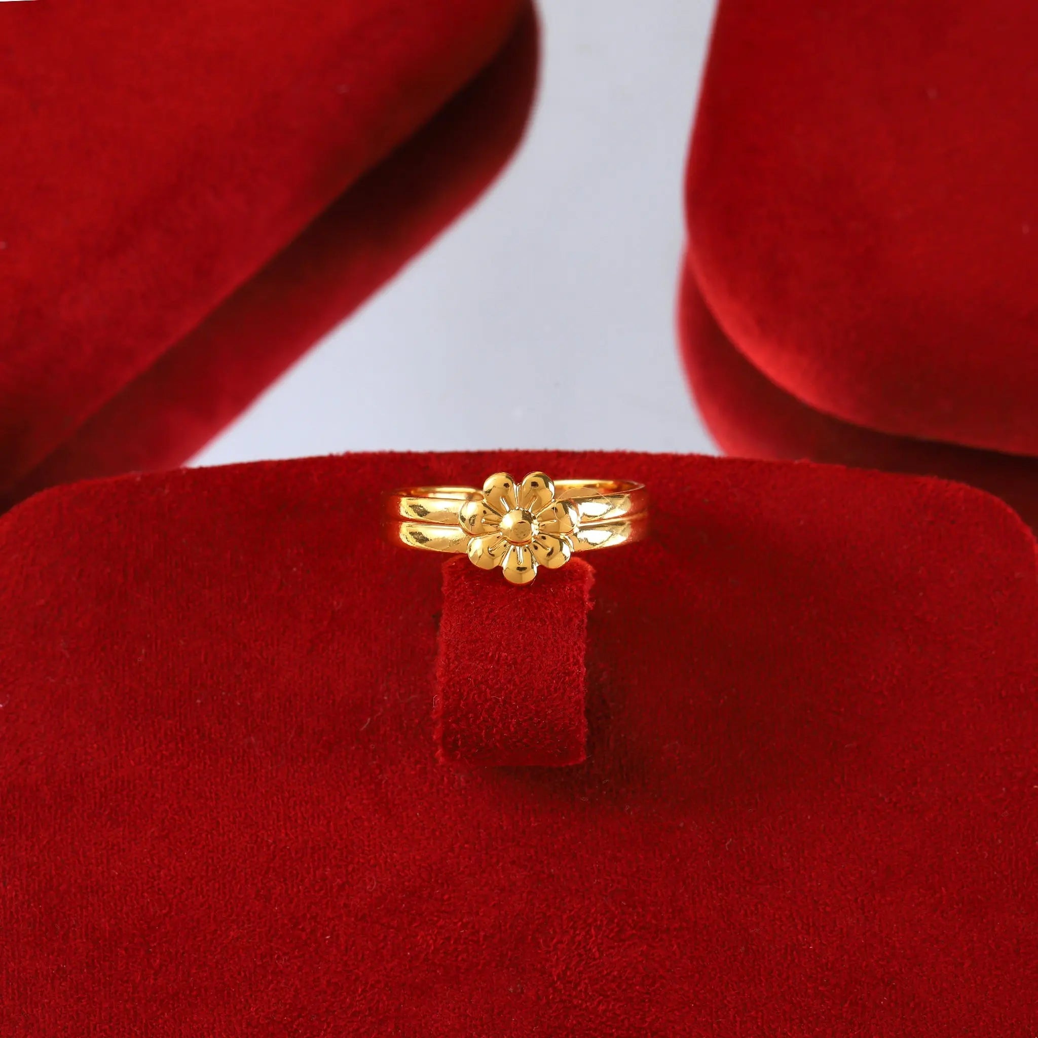 Salty Golden Daisy Ring