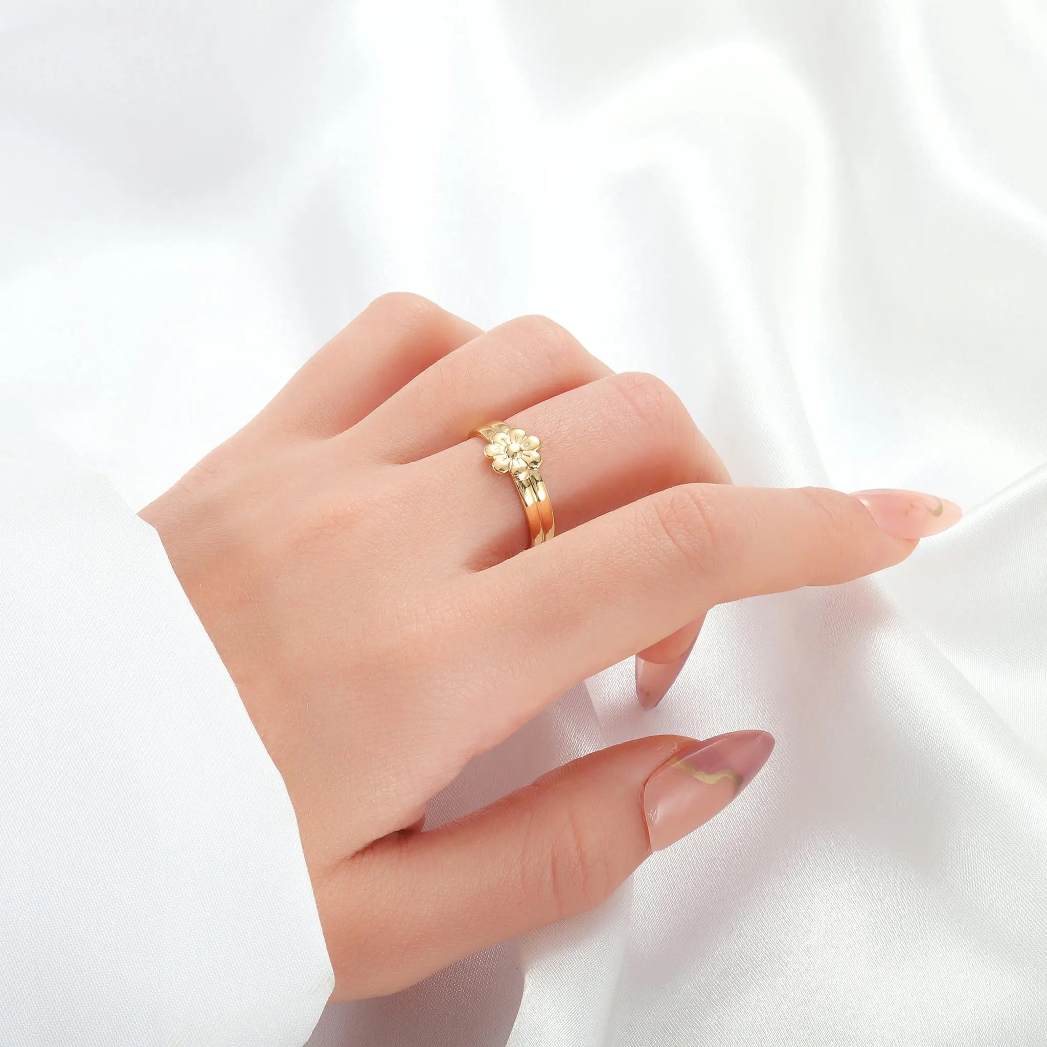 Salty Golden Daisy Ring