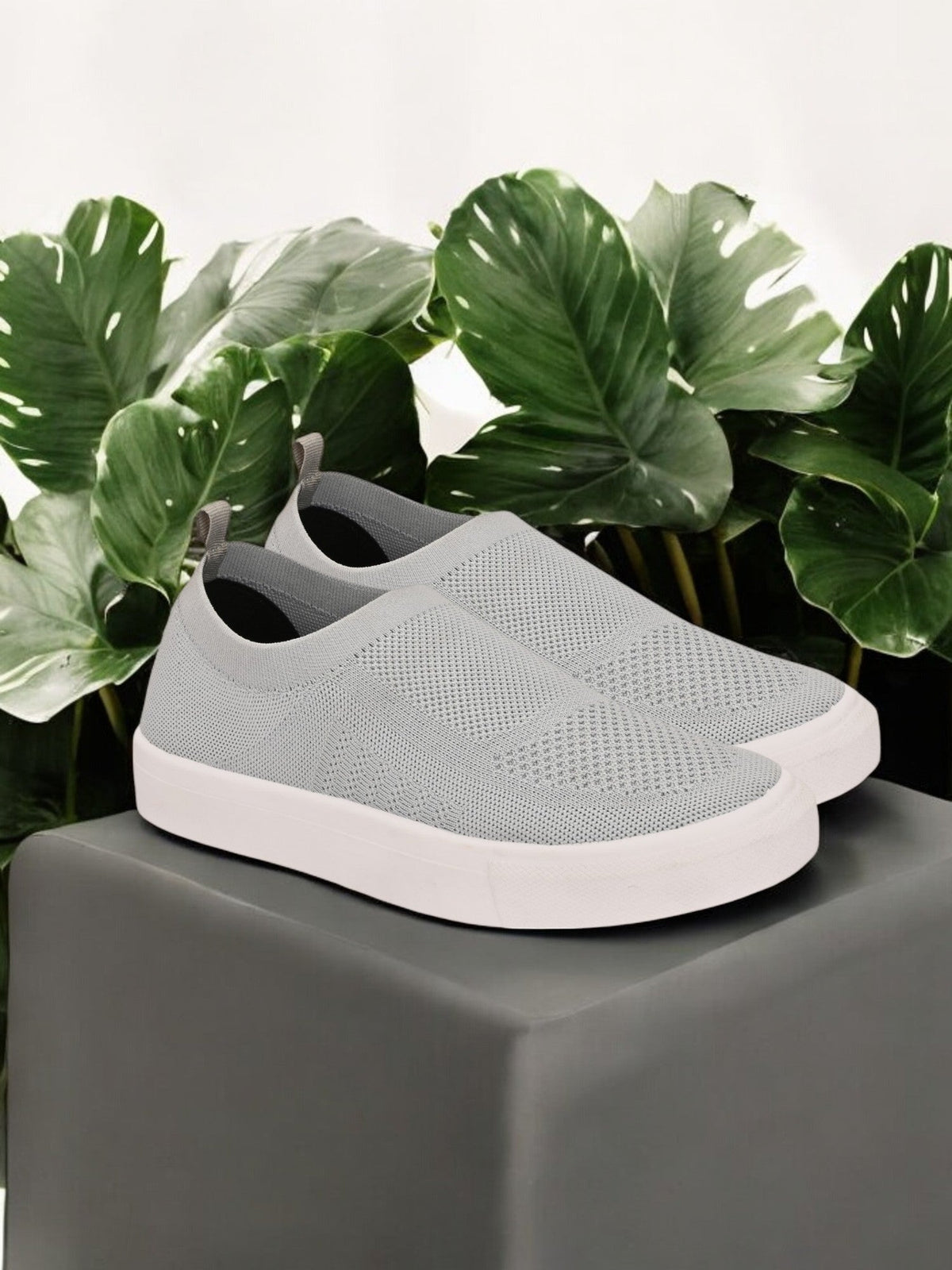 Hirolas Men's Casual Knitted Slip-On Sneaker - Light Grey
