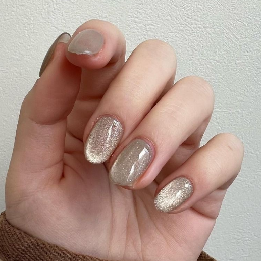 Gush Beauty Wifey Energy Press-On Nails (Short Round)