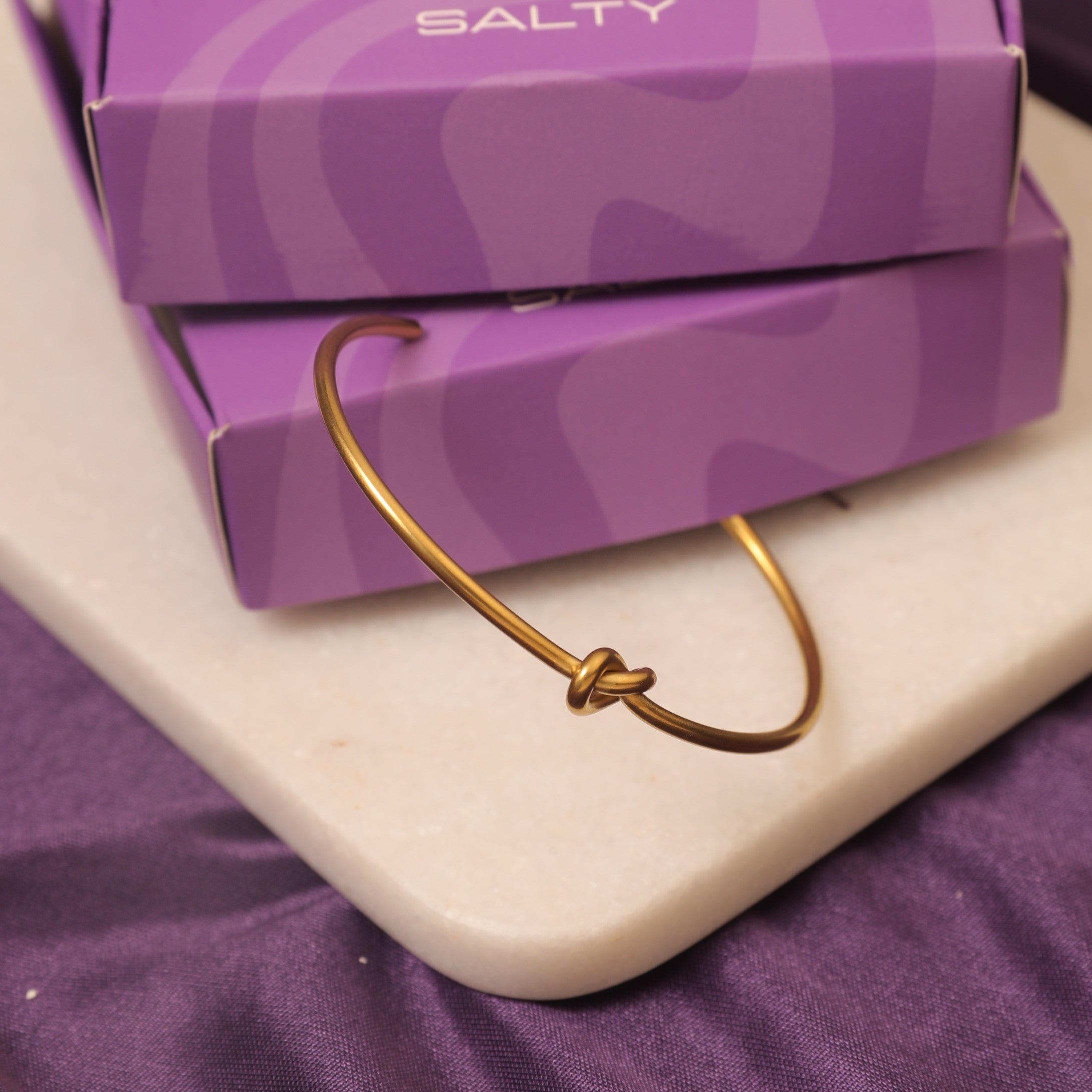 Salty Unity Knot Wristlet - Gold