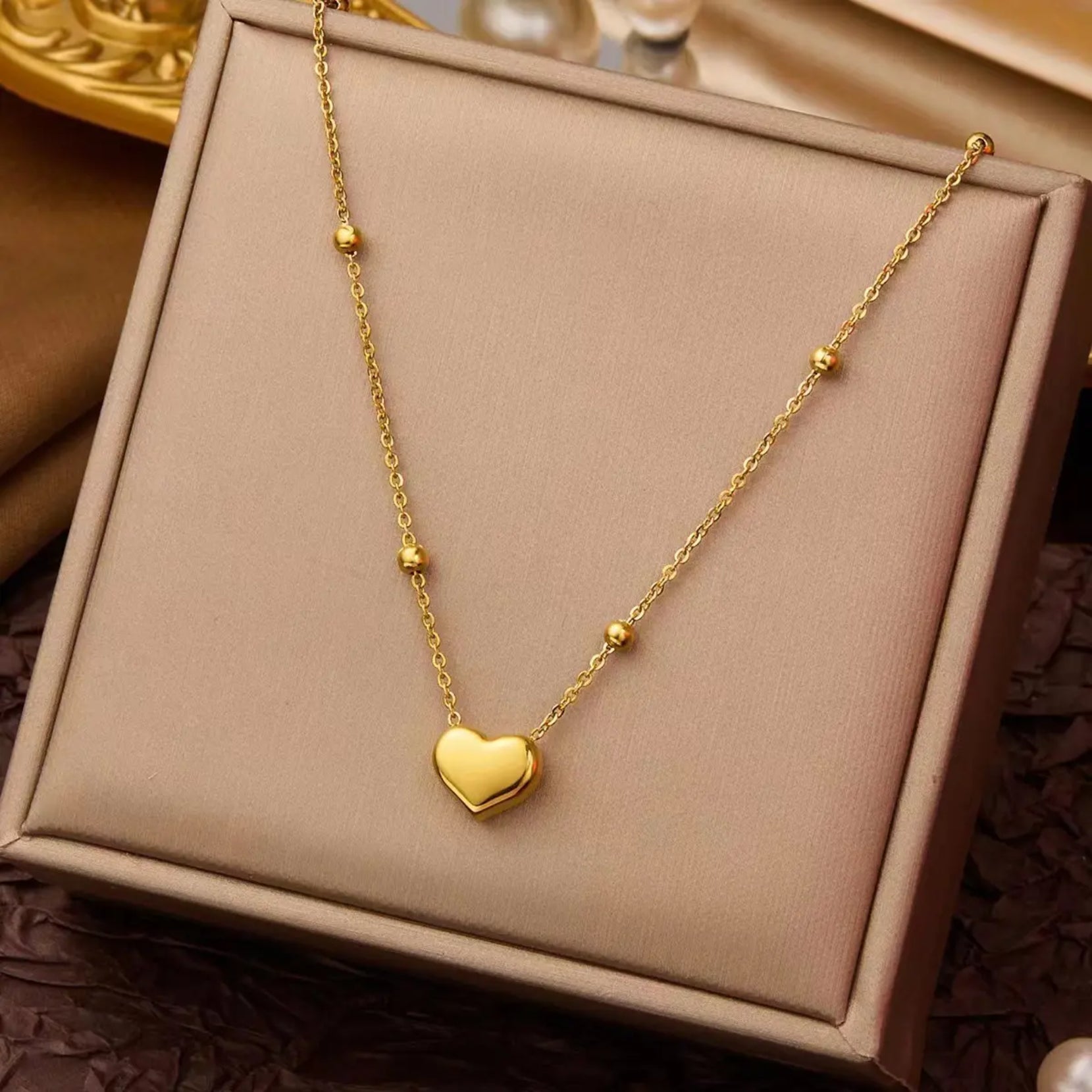 Salty Golden Embrace Necklace