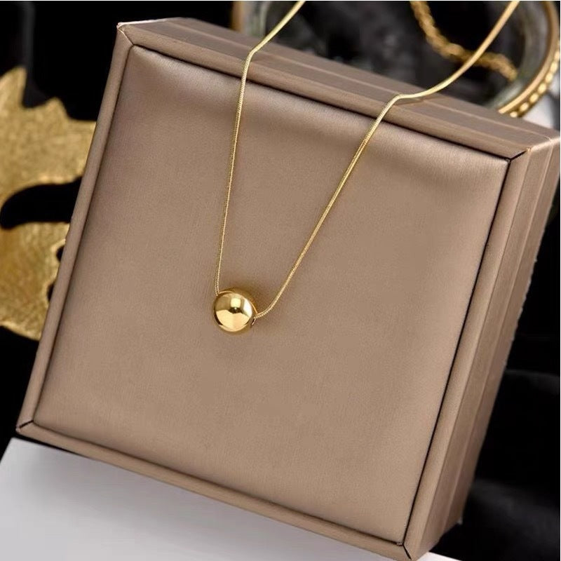 Salty Dream Ball Golden Necklace