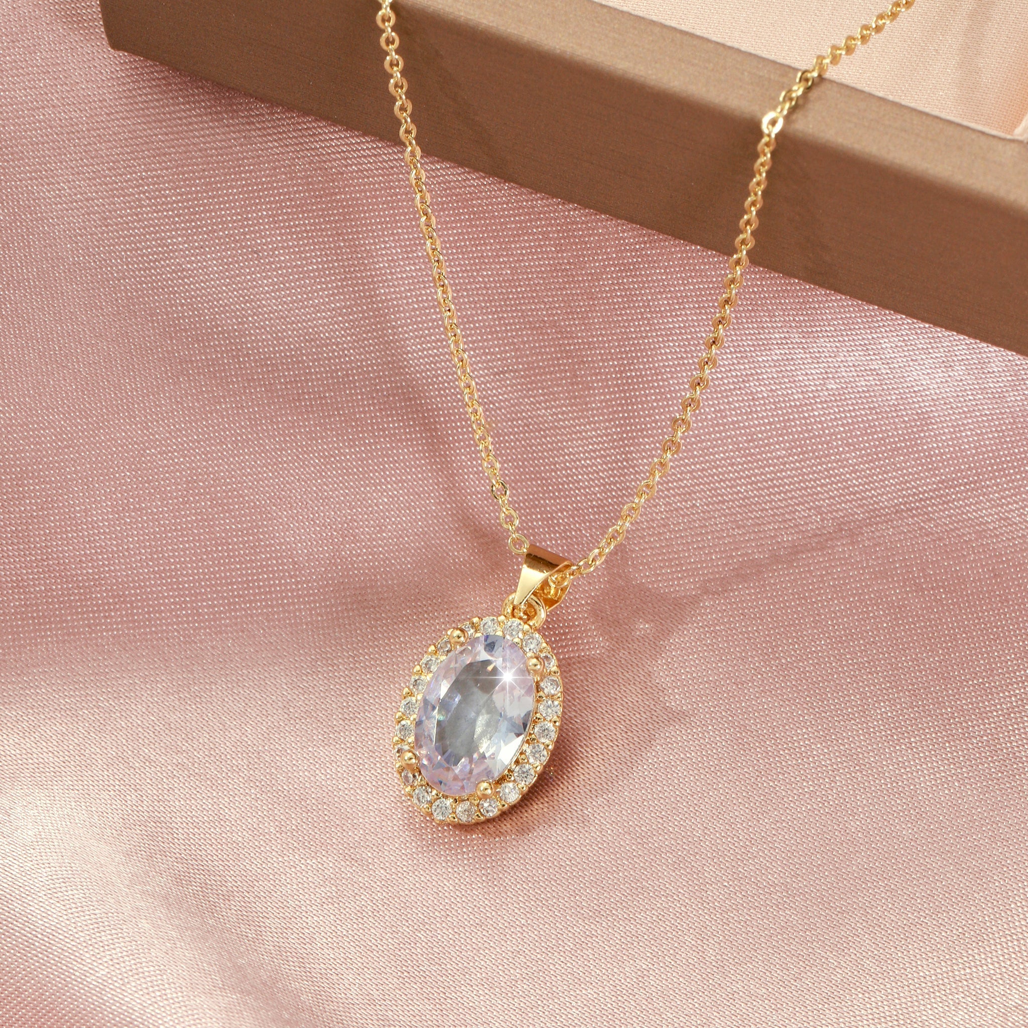 Salty Twinkle Gem Necklace