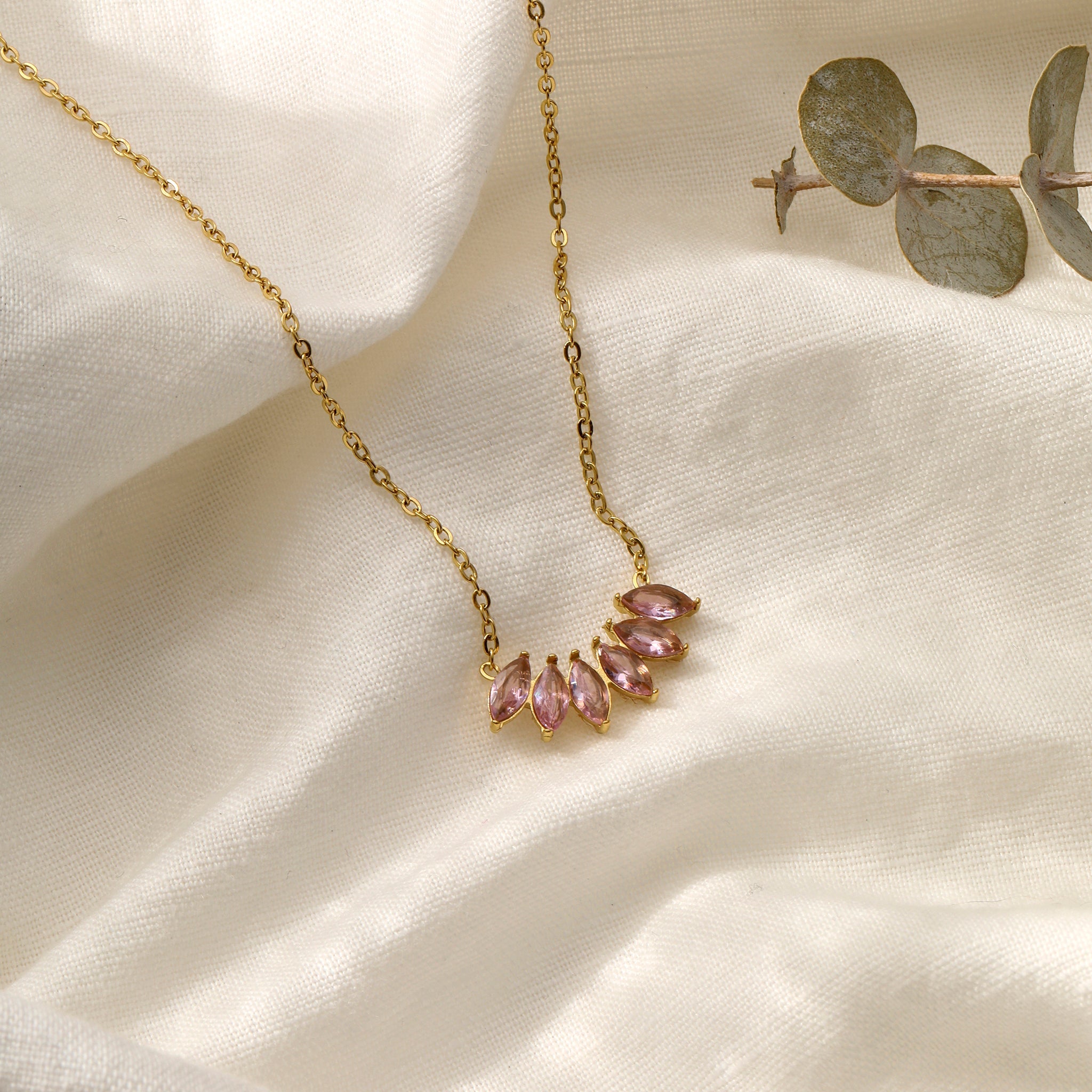 Salty Peony Kiss Pink Necklace