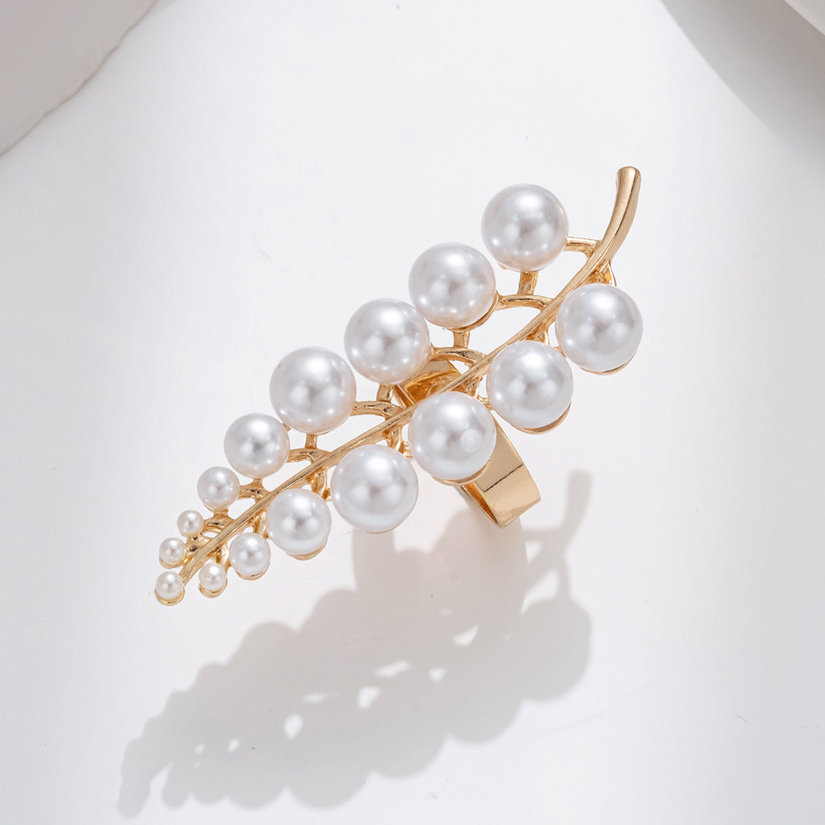 Salty Embellished Pearls Leaf Ring