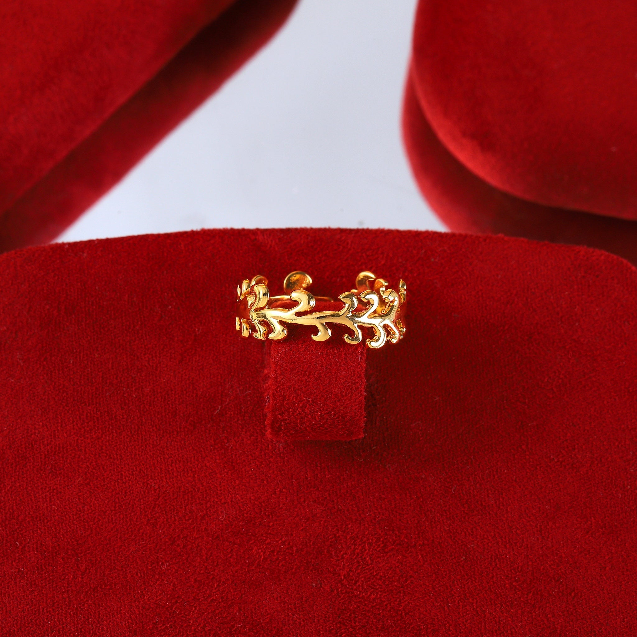 Salty Royal Vine Open Ring