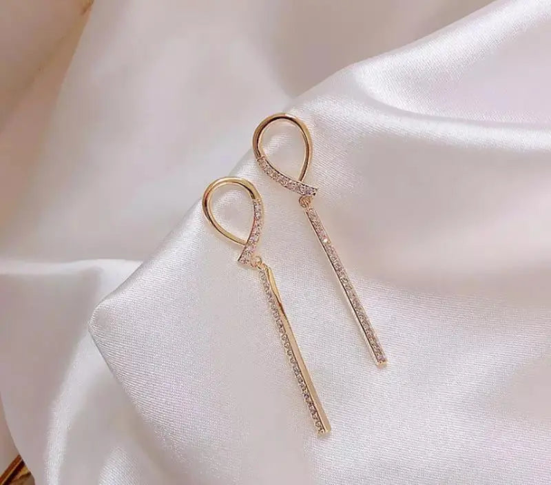 Salty Waterdrop Shape Ribbon Dangle Zircon Earrings