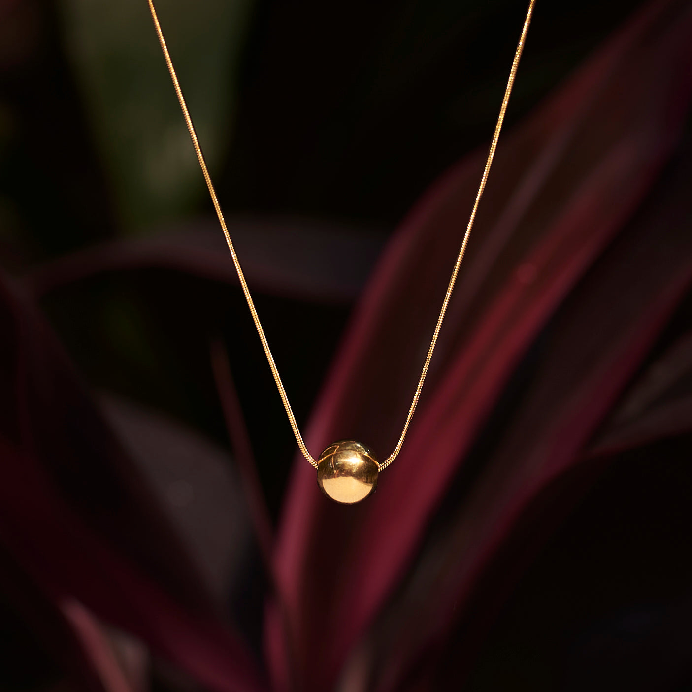 Salty Dream Ball Golden Necklace