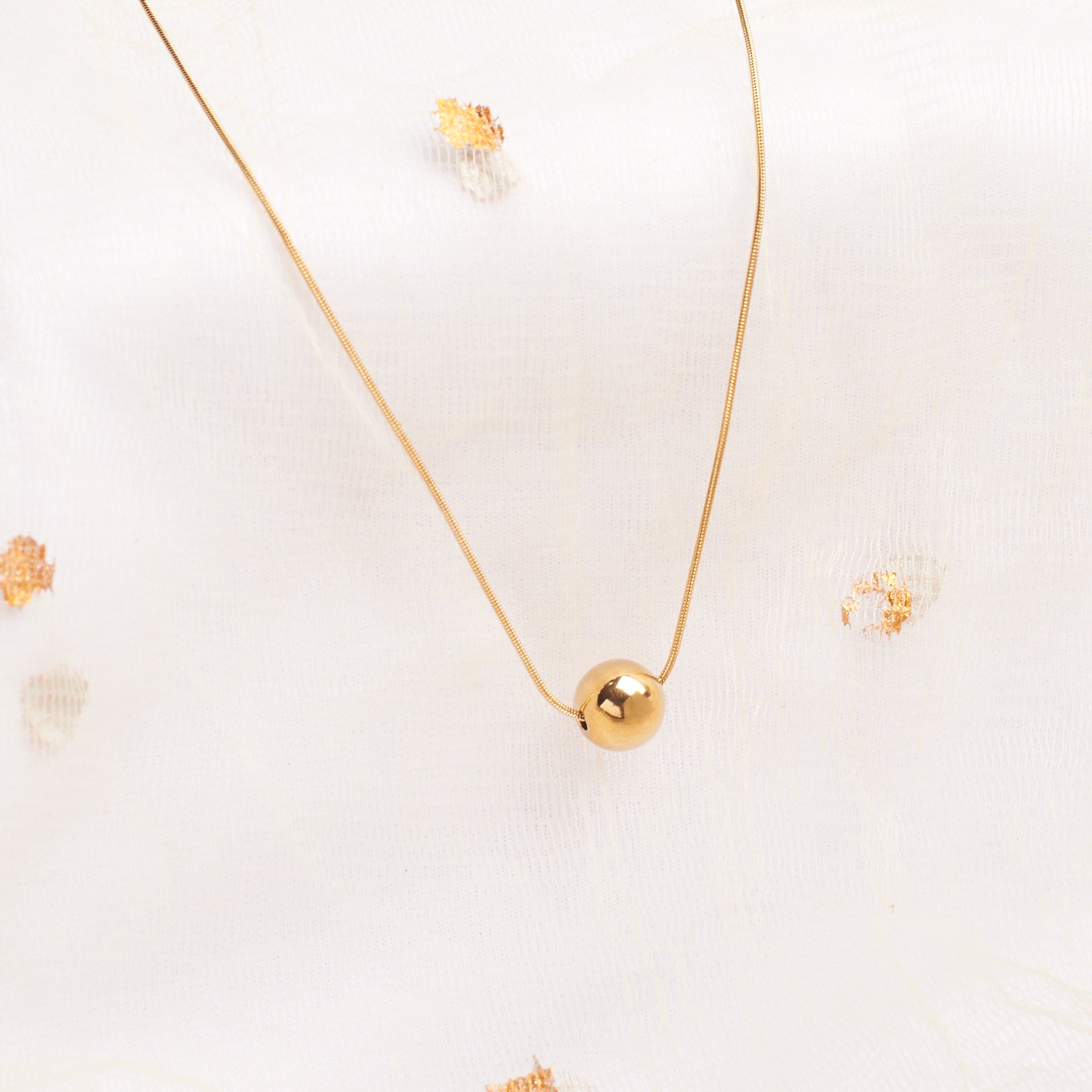 Salty Dream Ball Golden Necklace