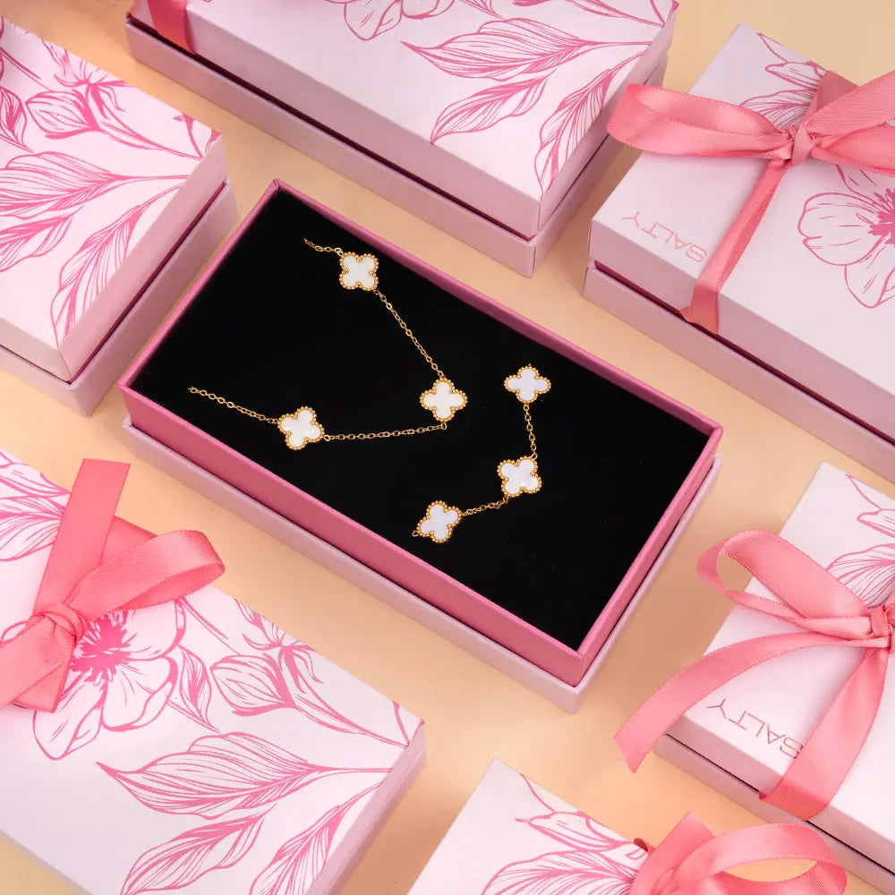 Salty White Clover Jewellery Set