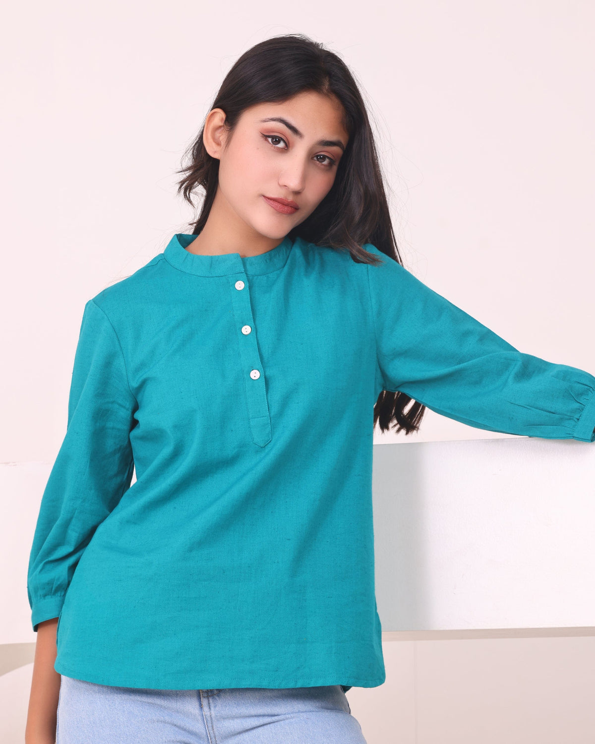Sugnaa Short Linen Kurta
