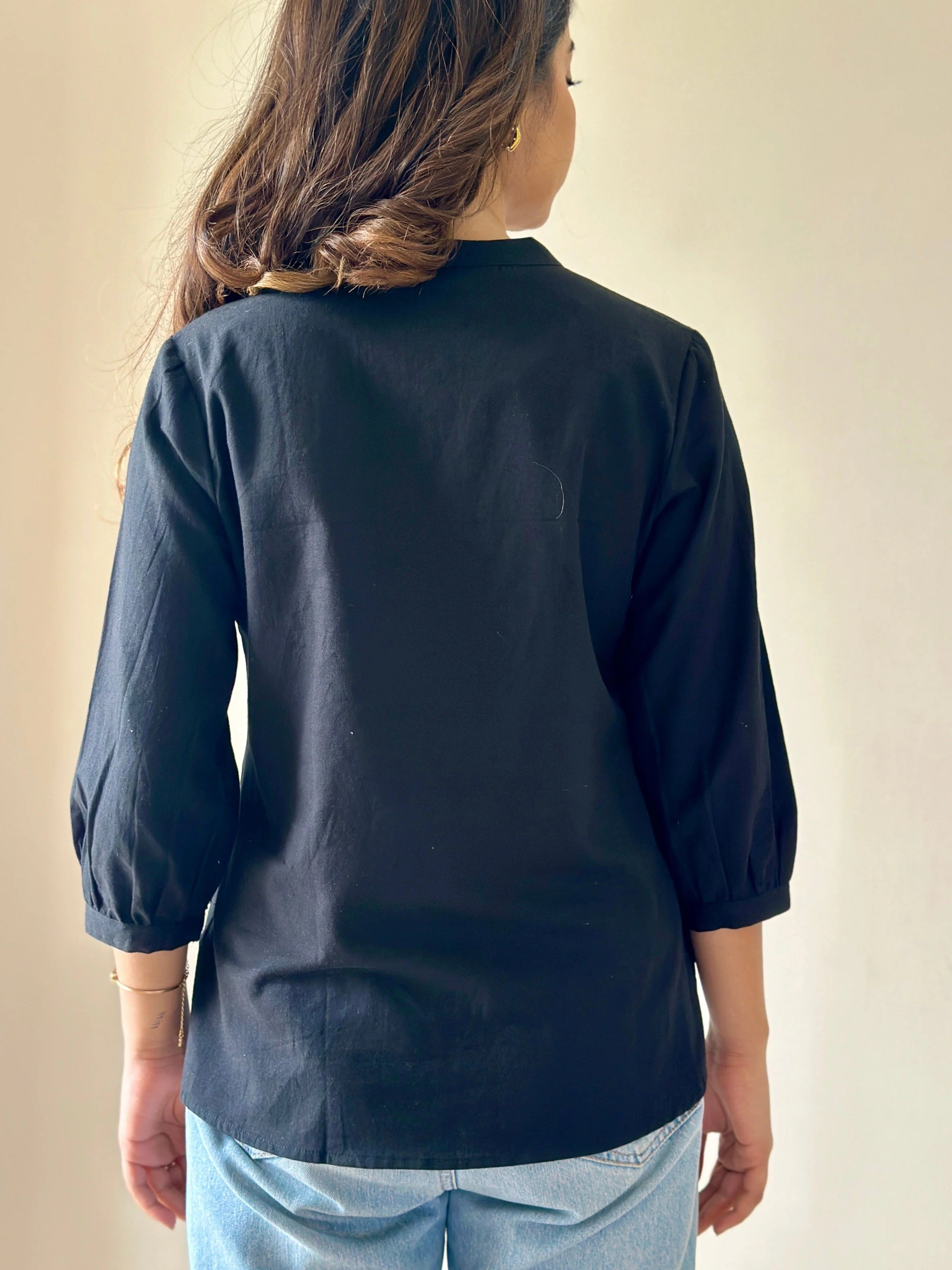 Sugnaa Short Kurta - Black
