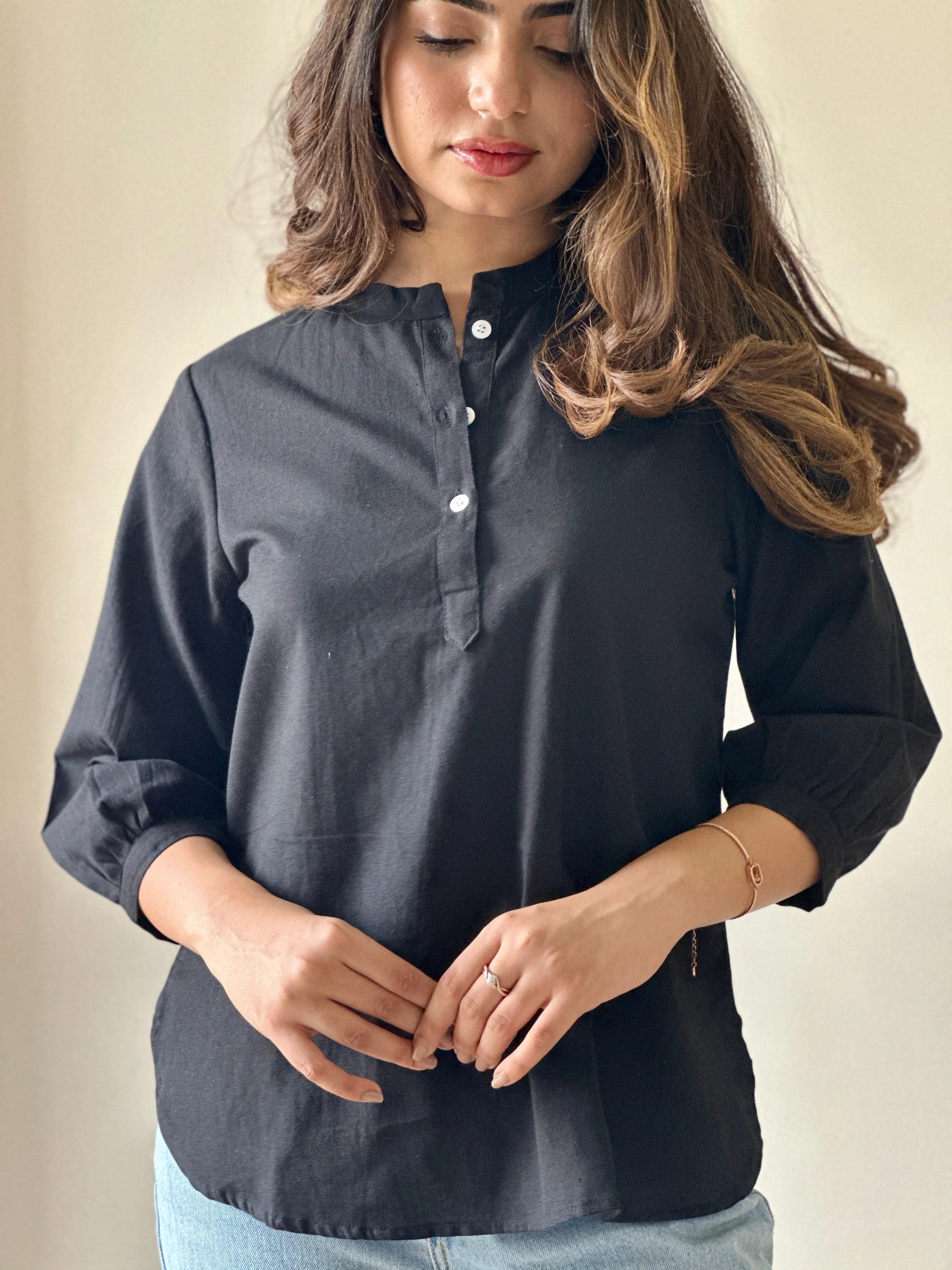 Sugnaa Short Kurta - Black