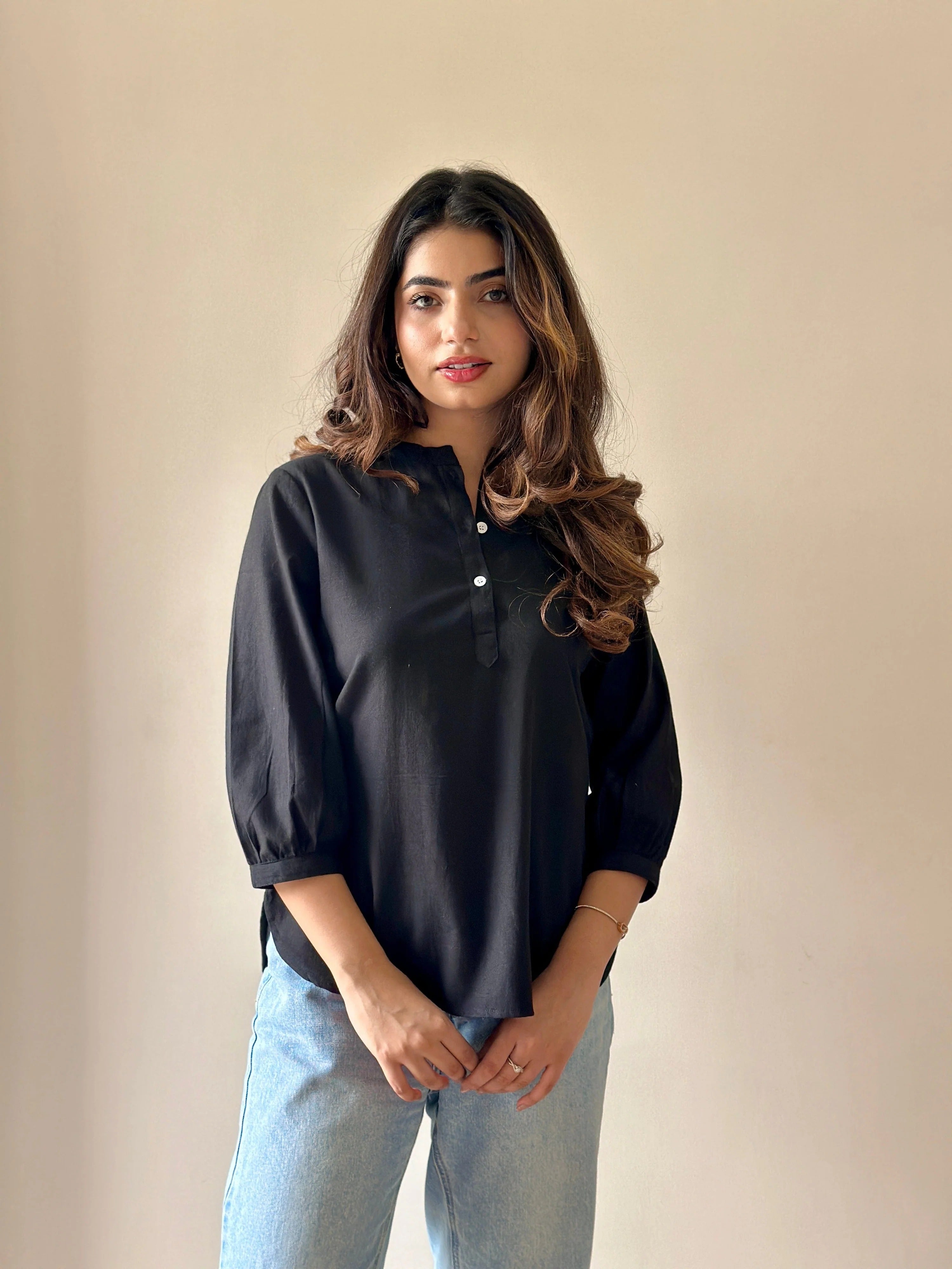 Sugnaa Short Kurta - Black