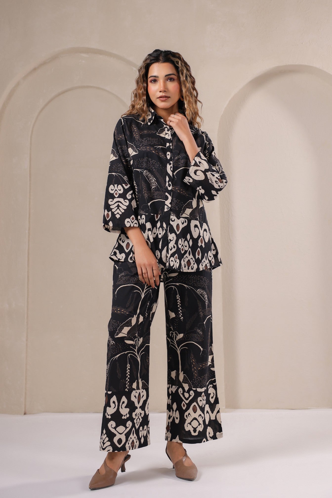 Label Flavia Midnight Muse – Black Abstract Print Co-Ord Set